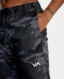 Men's Apparel RVCA Spectrum Cuffed 7 Men's Apparel RVCA Spectrum Cuffed