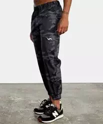 Men's Apparel RVCA Spectrum Cuffed 18 Men's Apparel RVCA Spectrum Cuffed