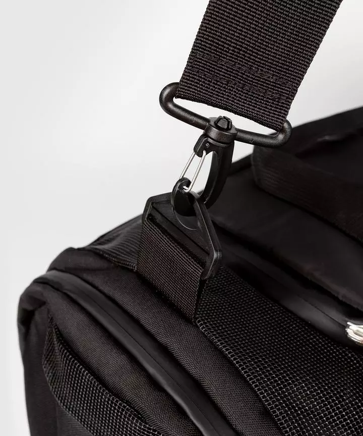 Venum Stripes Sports Bag 10 Venum Stripes Sports Bag