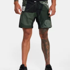 RVCA BJ Scrapper Elastic Walkshorts 15" Shorts And Spats